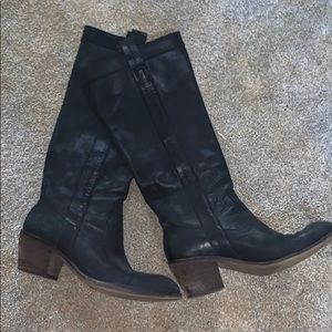 Guess Knee High Boots!